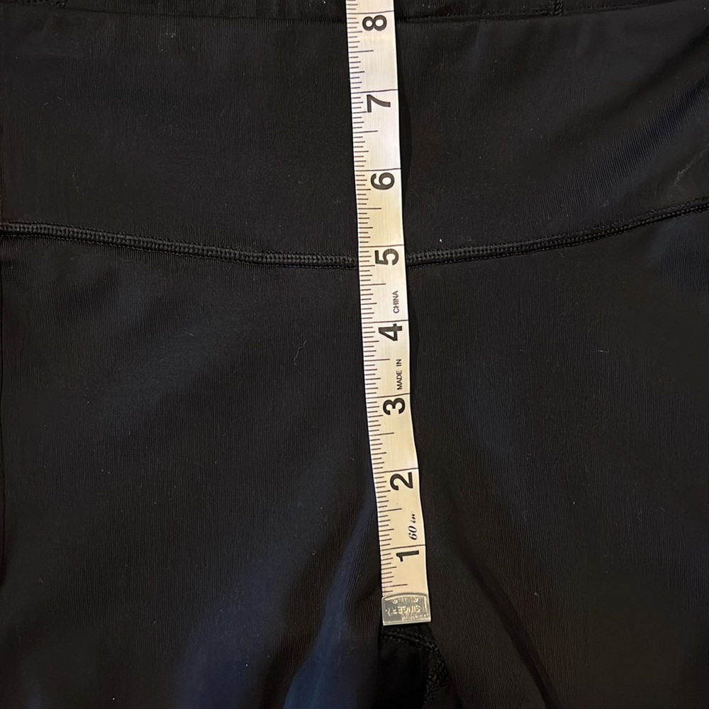 Athleta Stride Reflective Capri/Crop Legging Black Size Medium - Picture 11 of 13